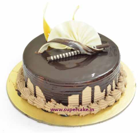 Online chocolate cake with ferrero rocher to Ahmedabad, Express Delivery -  AhmedabadOnlineFlorists