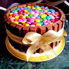 1 Kg chocolate kit kat Cake
